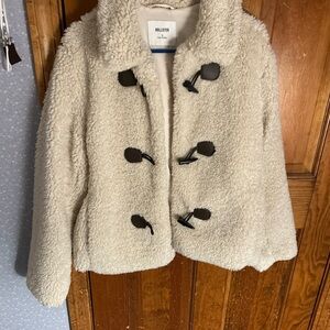 Hollister 2025 Limited Edition Off-White Faux Sherpa Jacket Size S